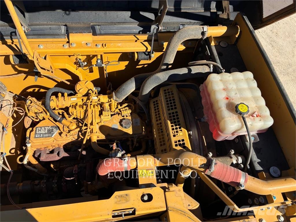 CAT 330FL Kāpurķēžu ekskavatori