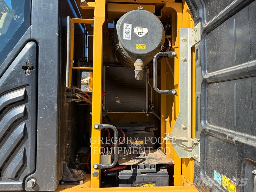 CAT 330FL Kāpurķēžu ekskavatori