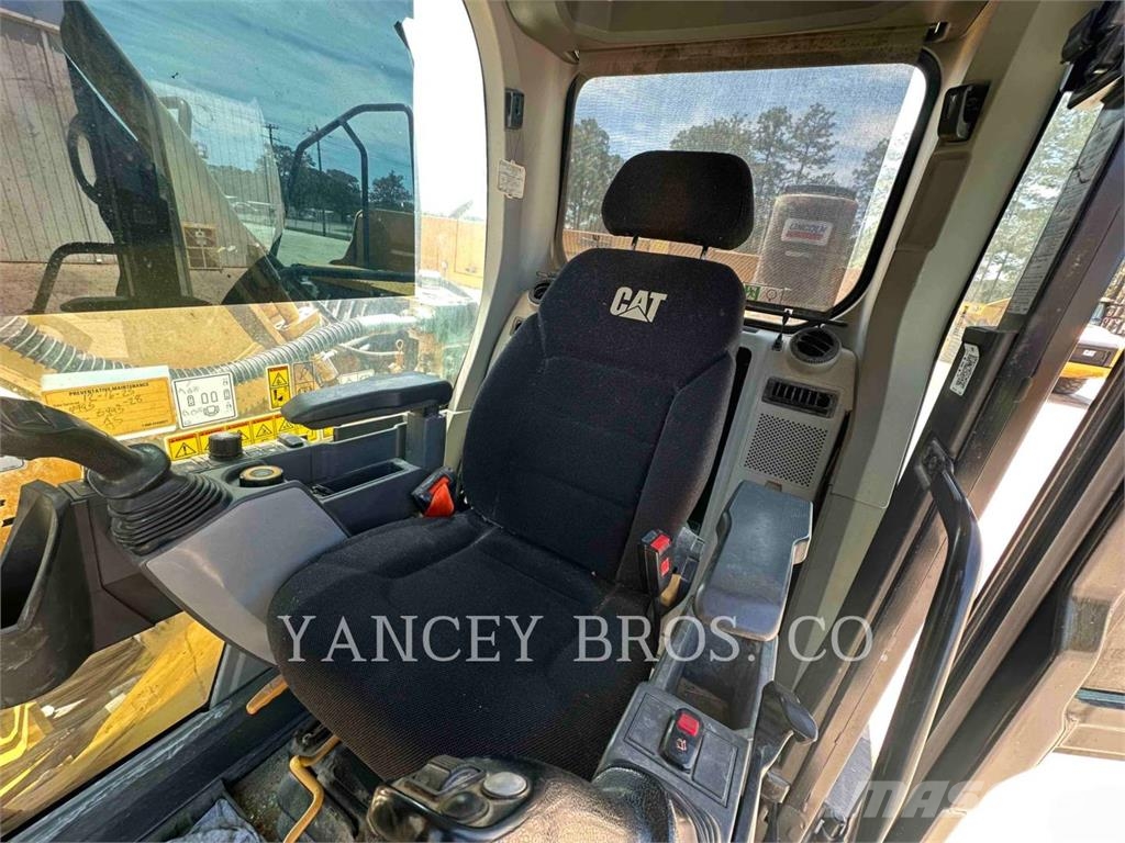 CAT 330GC 대형 굴삭기 29톤 이상