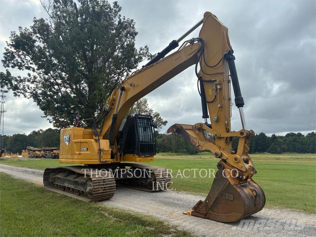 CAT 335 حفارات زحافة
