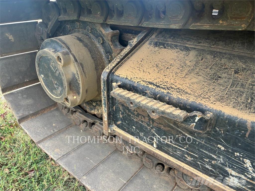 CAT 335 حفارات زحافة