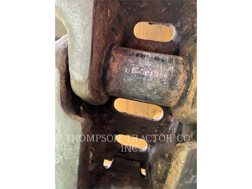 CAT 335 حفارات زحافة
