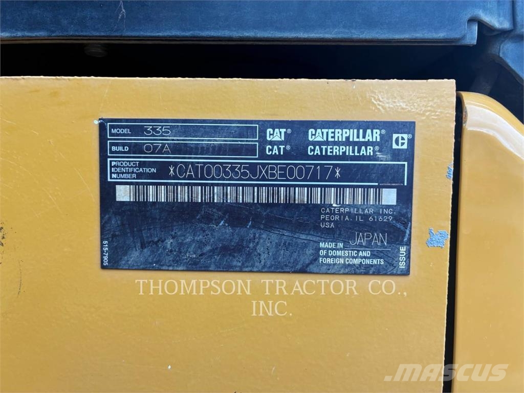 CAT 335 حفارات زحافة