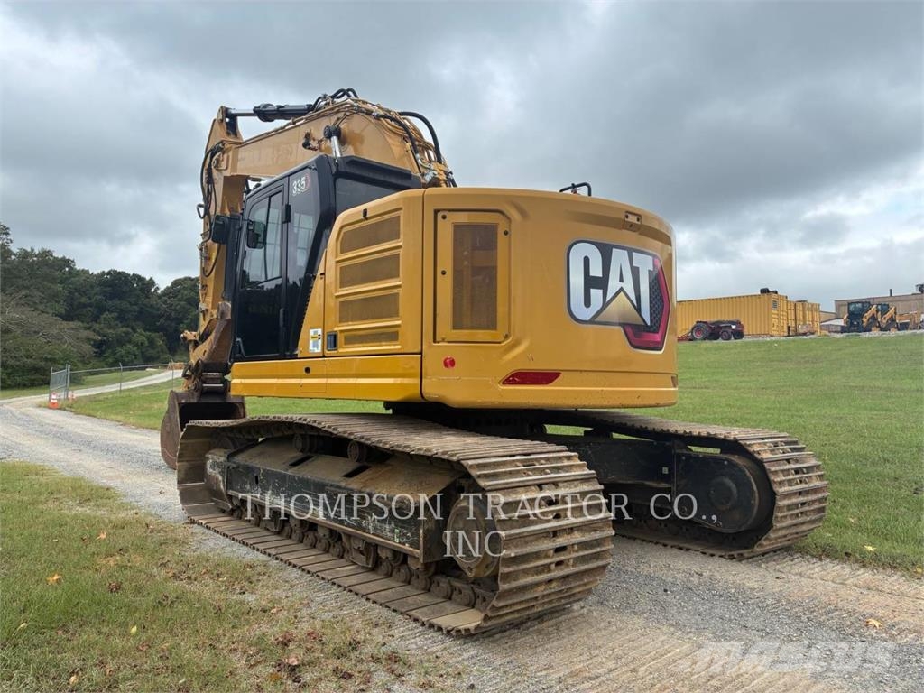 CAT 335 حفارات زحافة