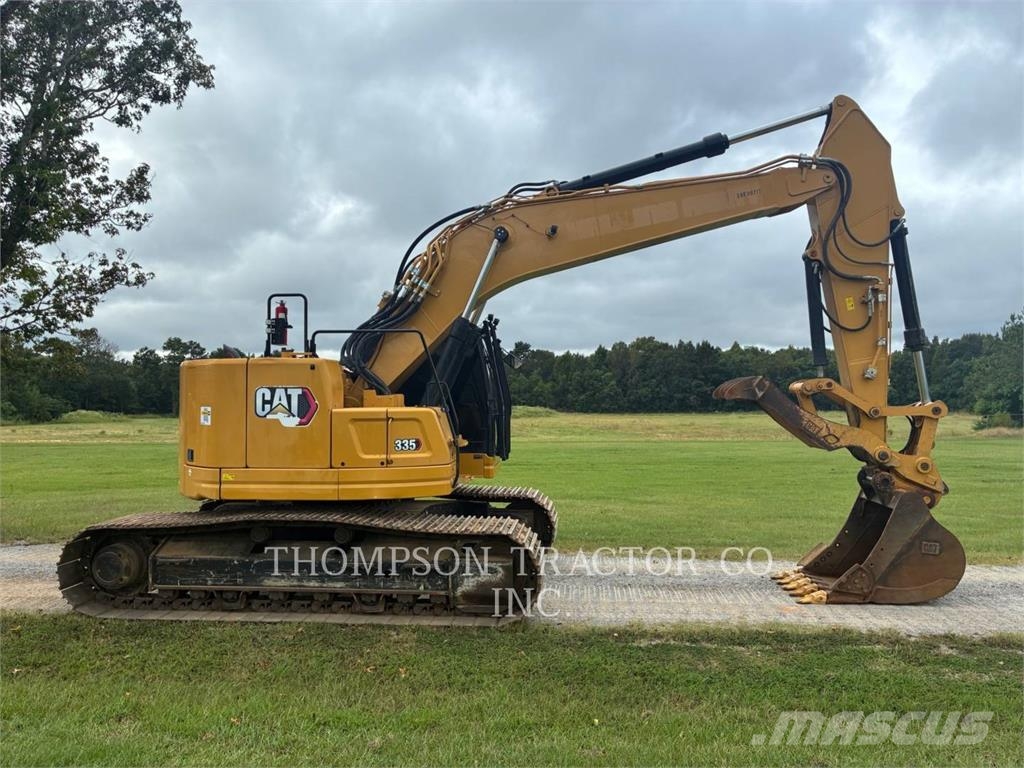 CAT 335 حفارات زحافة