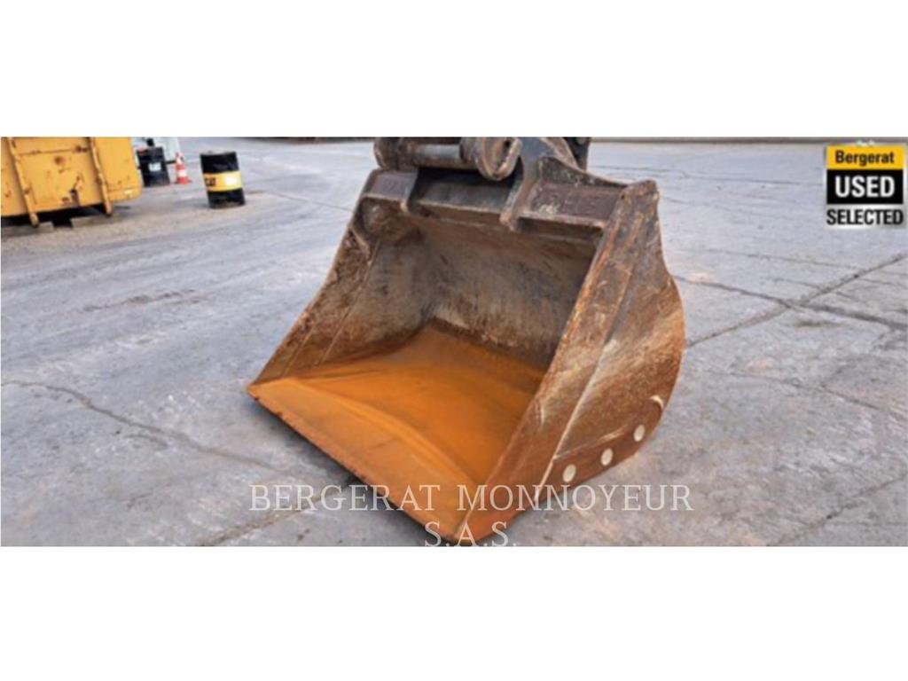 CAT 335 Escavatori cingolati