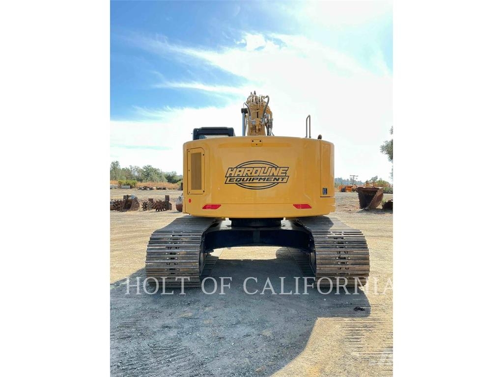 CAT 335 حفارات زحافة