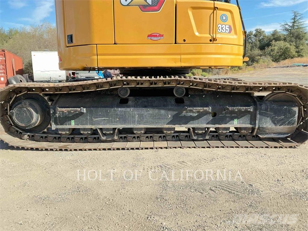 CAT 335 حفارات زحافة