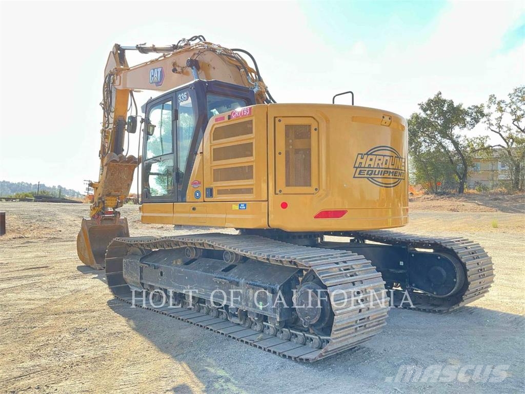 CAT 335 حفارات زحافة