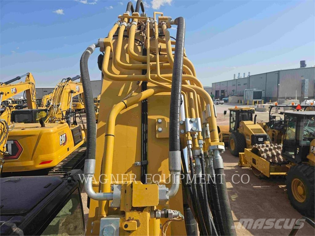 CAT 33507 Roomikekskavaatorid