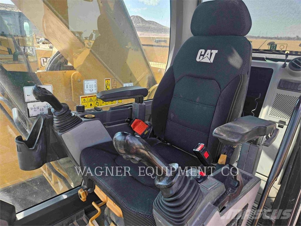 CAT 33507 Roomikekskavaatorid