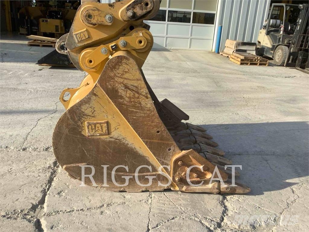 CAT 33507 Raupenbagger