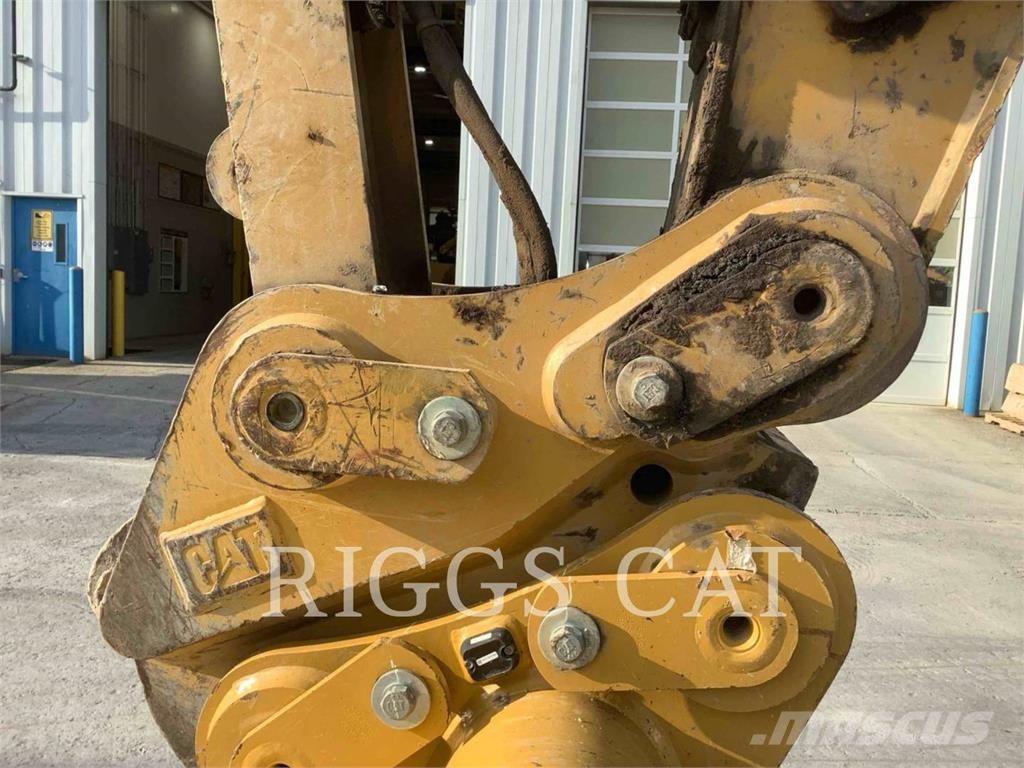 CAT 33507 Raupenbagger
