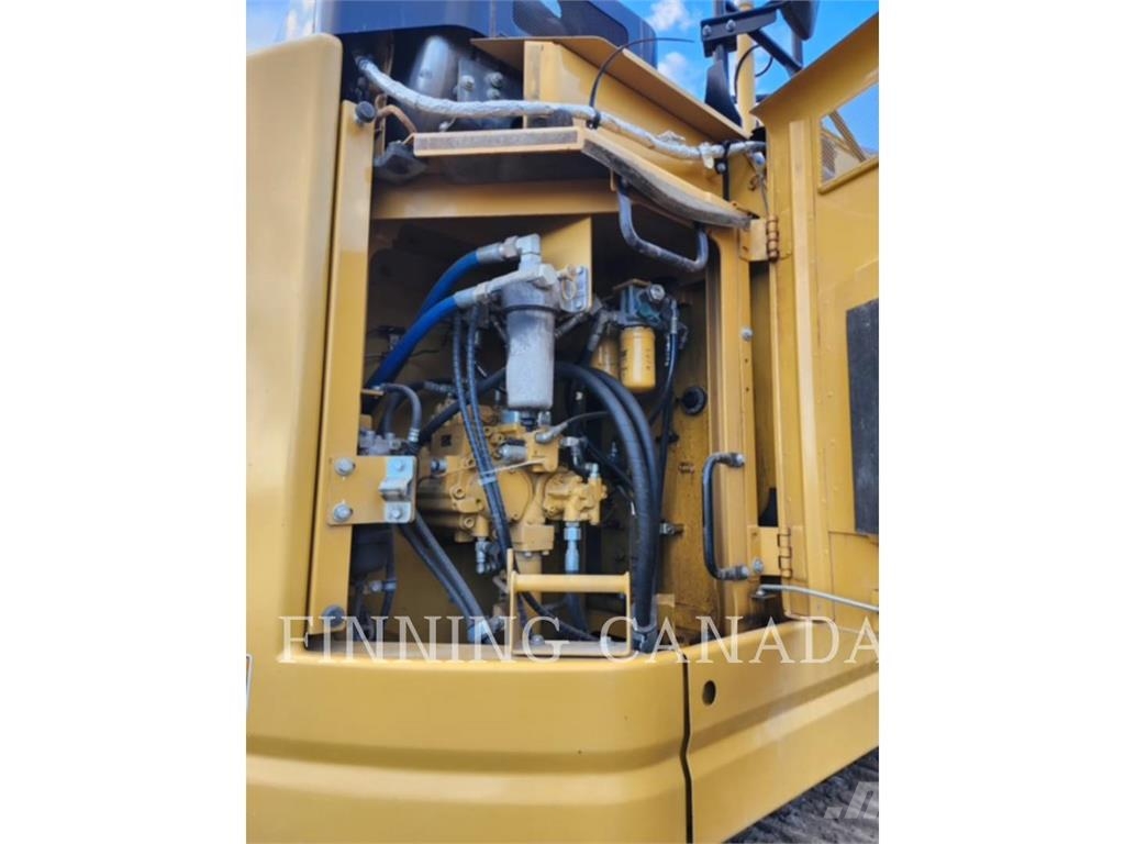 CAT 335F حفارات زحافة
