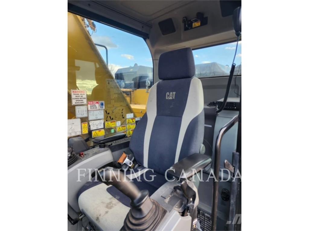CAT 335F حفارات زحافة
