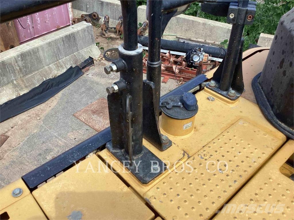 CAT 335FLCR Escavatori cingolati