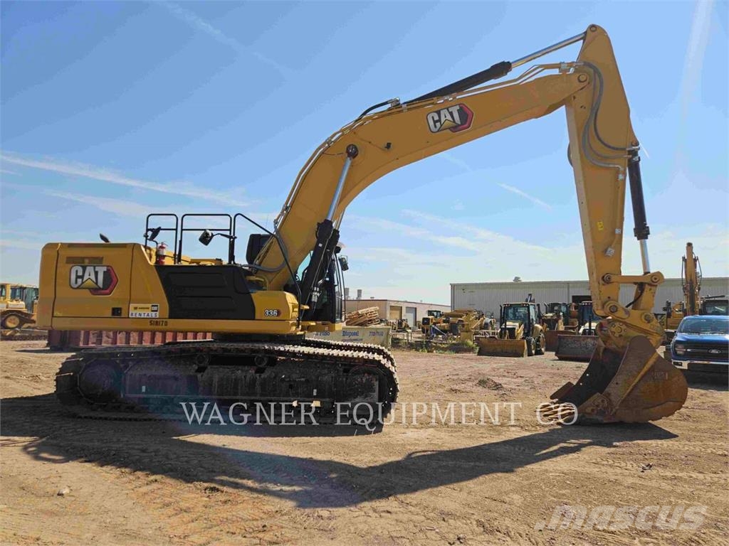 CAT 336 حفارات زحافة