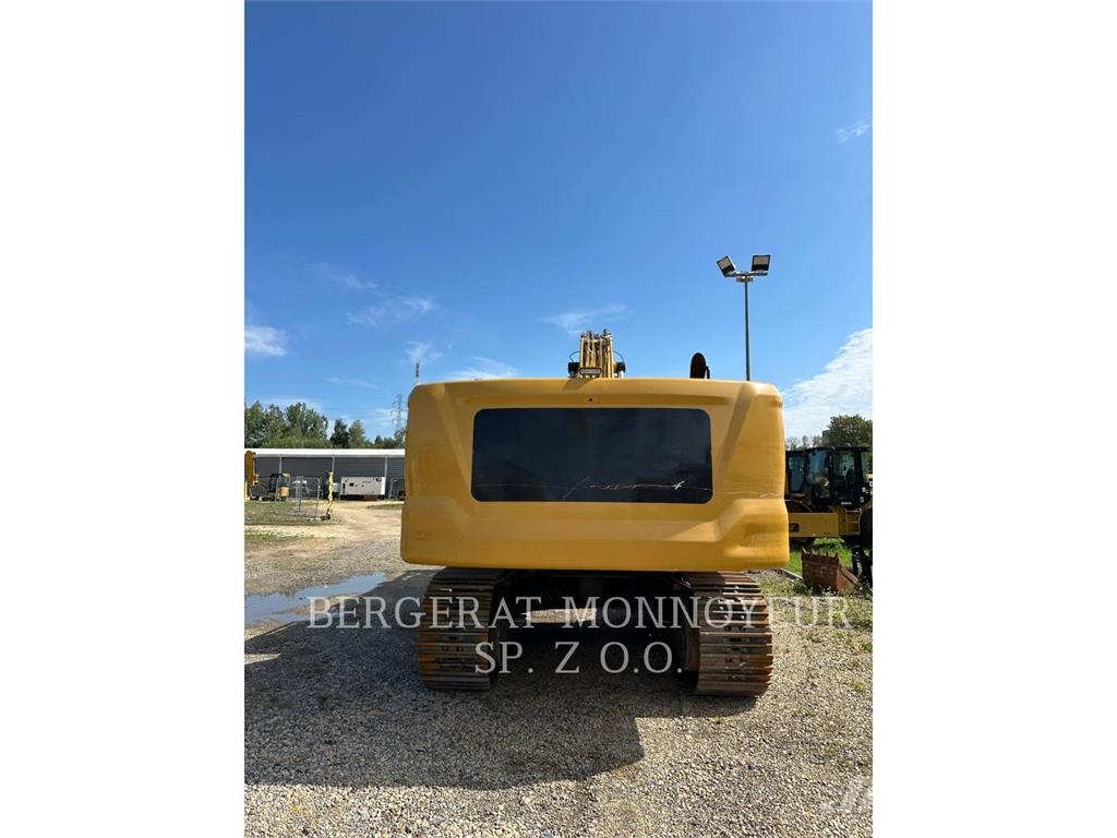 CAT 336-07 حفارات زحافة