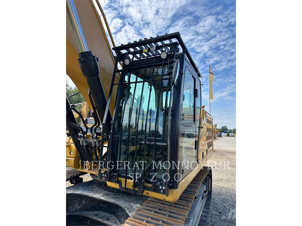 CAT 336-07 حفارات زحافة