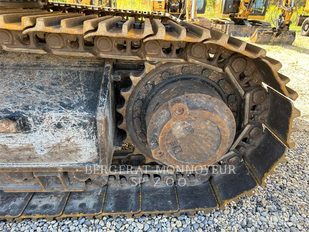 CAT 336-07 حفارات زحافة