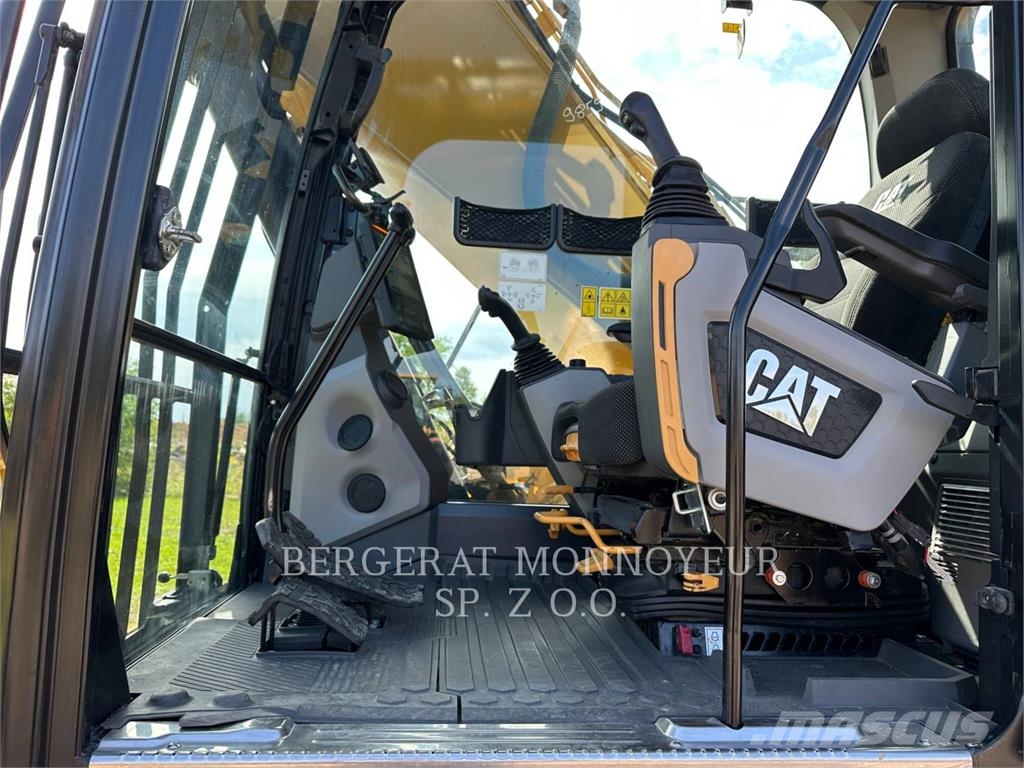 CAT 336-07 حفارات زحافة