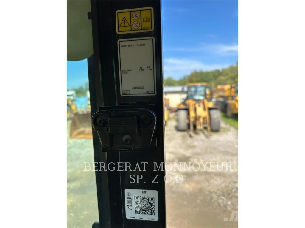 CAT 336-07 حفارات زحافة