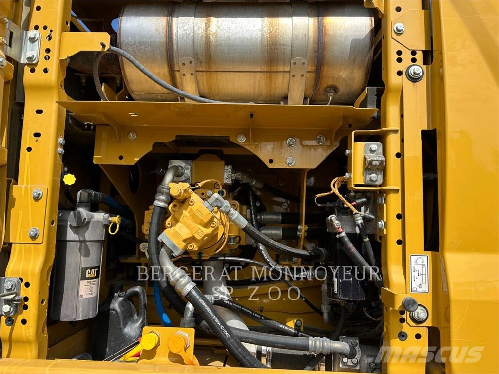CAT 336-07 حفارات زحافة