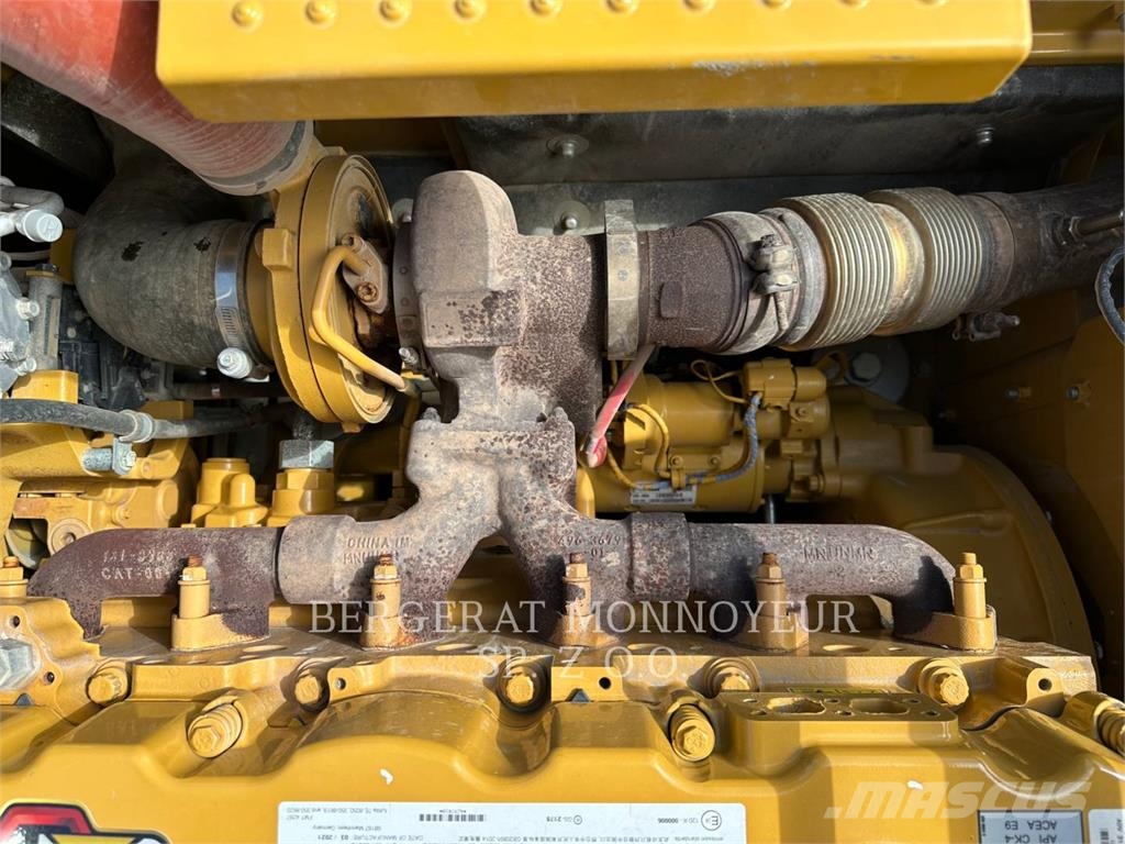 CAT 336-07 حفارات زحافة