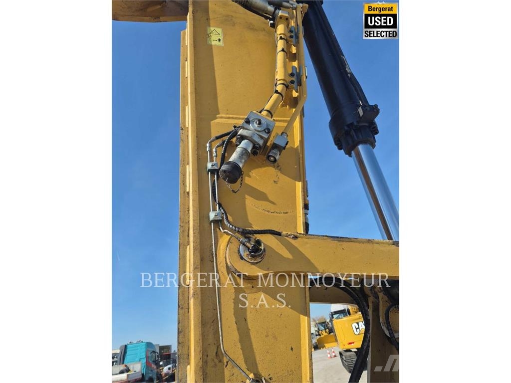 CAT 336-08 Pelle sur chenilles