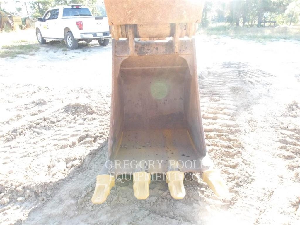 CAT 33607 Lánctalpas kotrók