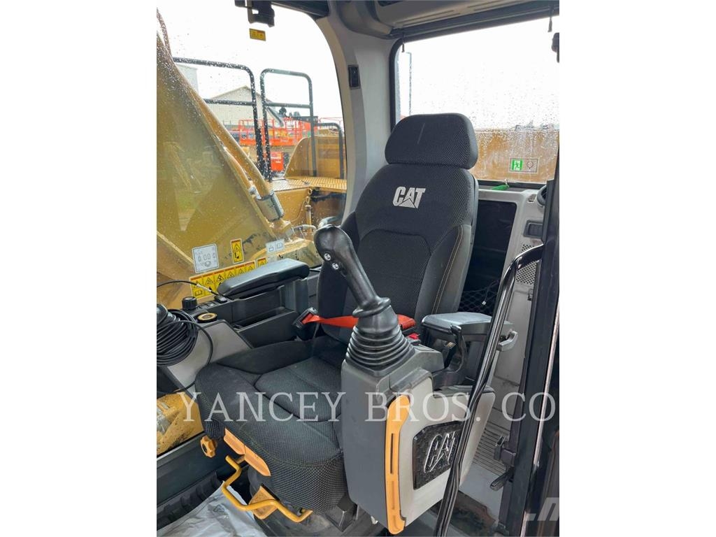 CAT 33608 Gravemaskiner på larvebånd