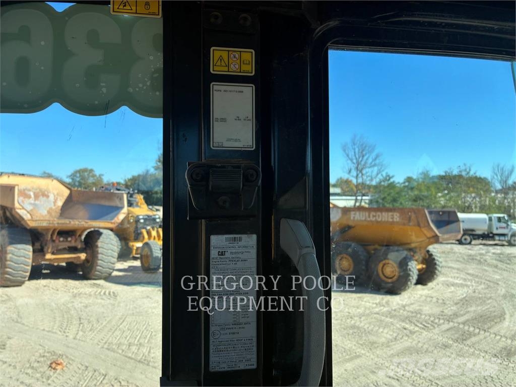 CAT 33608 Crawler excavators