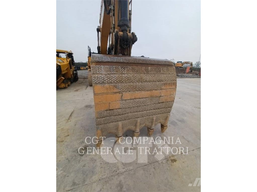 CAT 336F Paletli ekskavatörler
