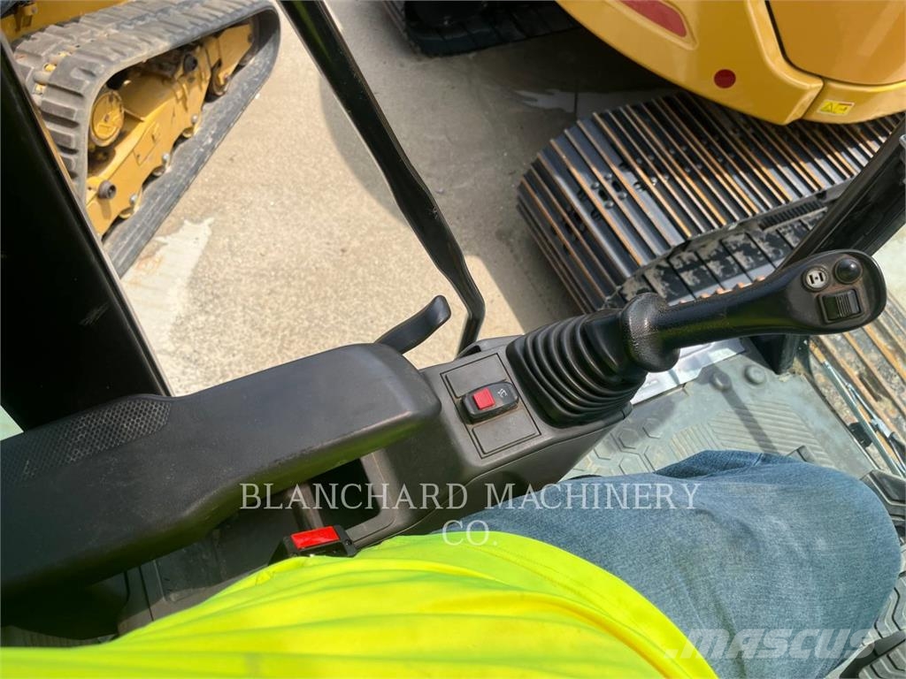 CAT 340 Гусеничні екскаватори