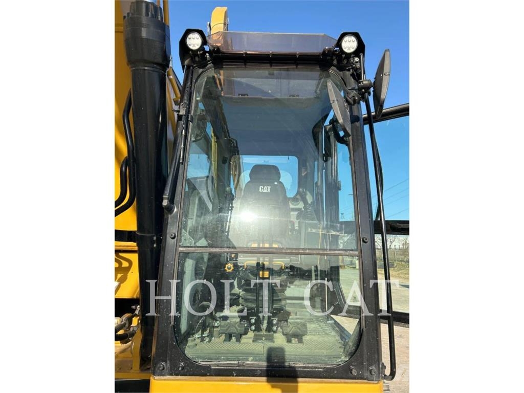 CAT 340 12 TC Chargeuse sur pneus