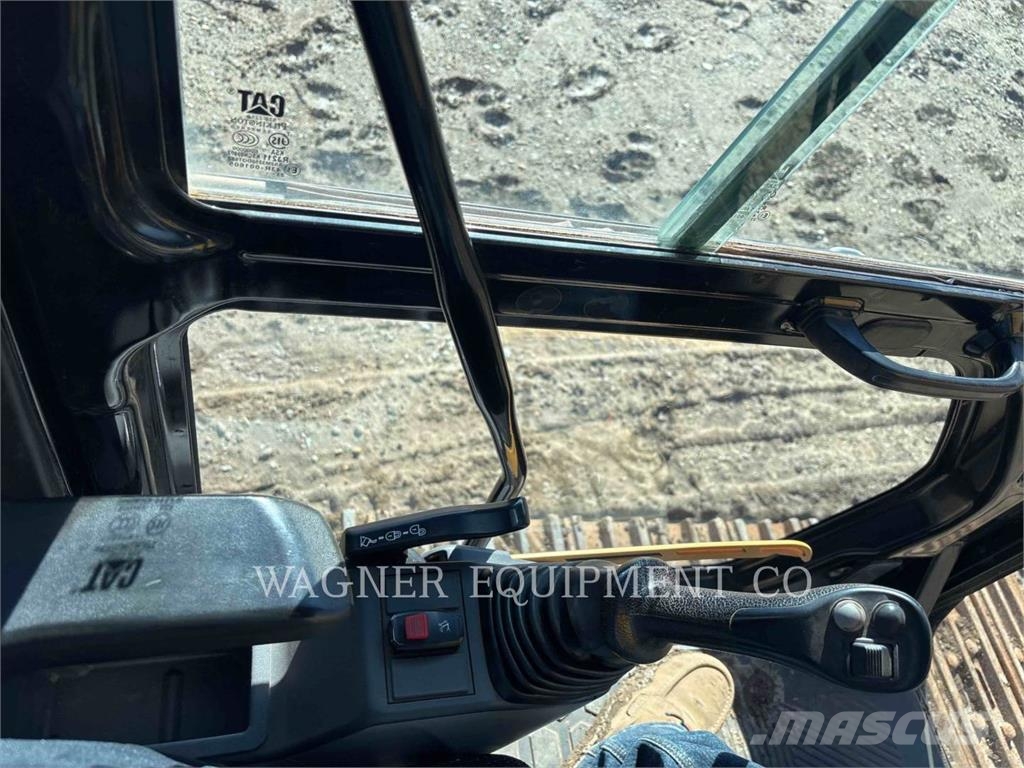 CAT 34008 حفارات زحافة