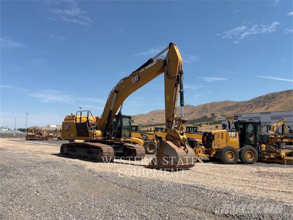 CAT 349 حفارات زحافة