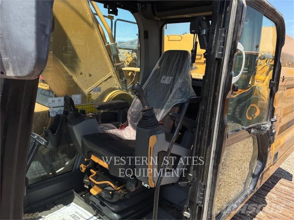 CAT 349 حفارات زحافة