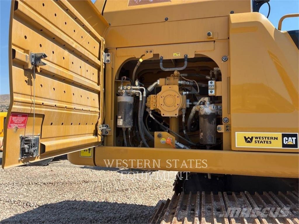 CAT 349 حفارات زحافة