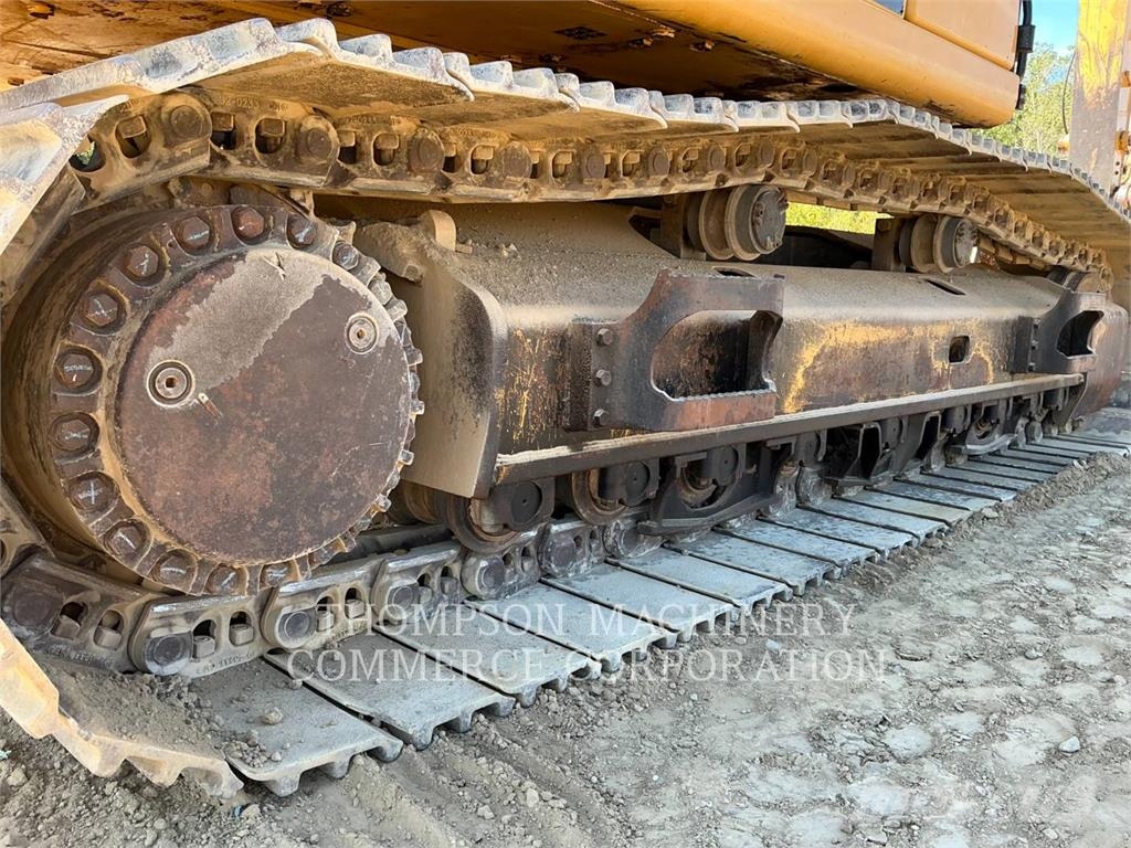 CAT 349FL حفارات زحافة