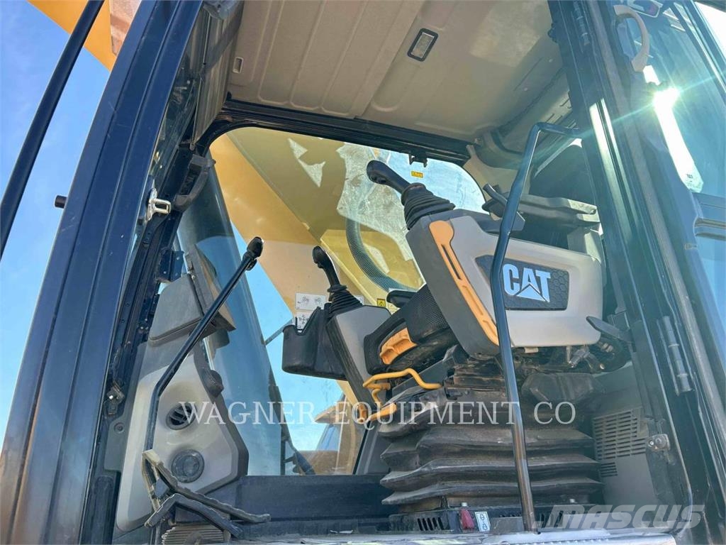 CAT 352 Excavadoras sobre orugas