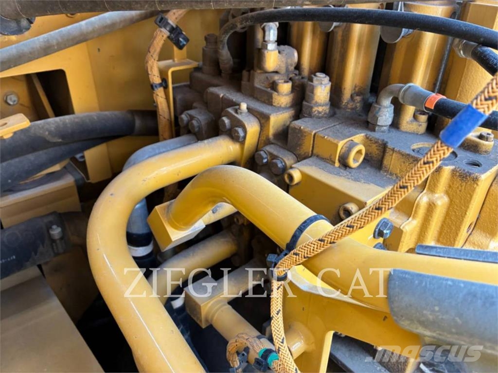 CAT 352 Rupsgraafmachines