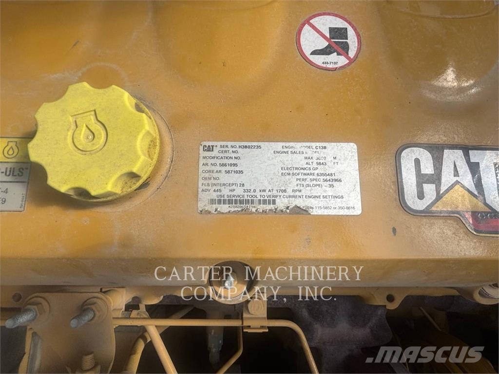 CAT 352 Bagri goseničarji