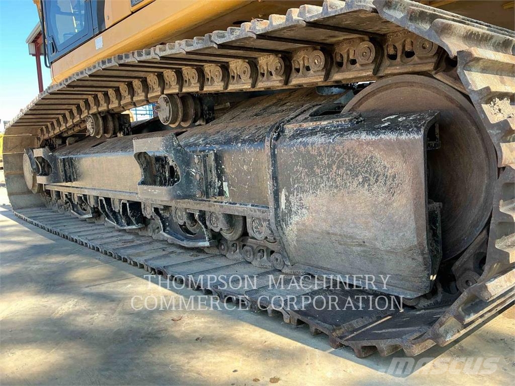 CAT 352 Bagri goseničarji