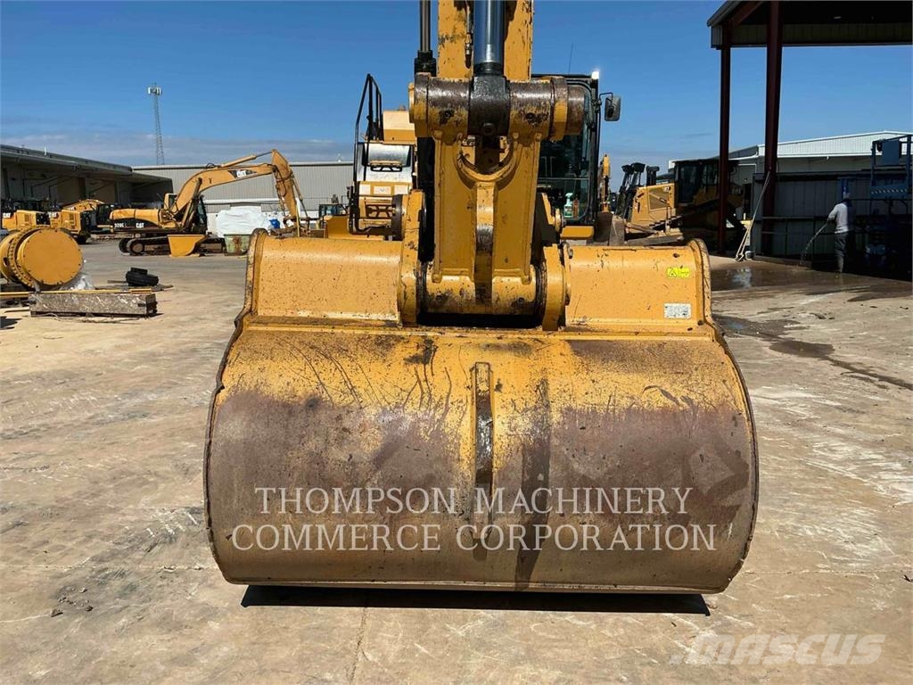 CAT 352 Bagri goseničarji