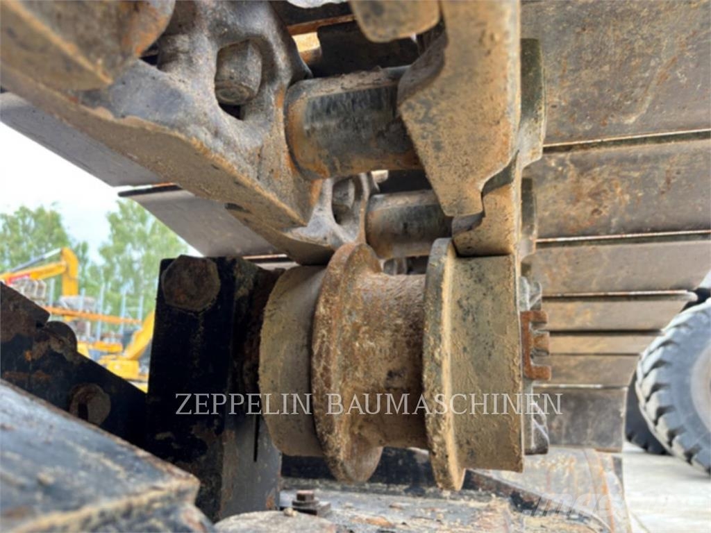 CAT 352-07A Bagri goseničarji