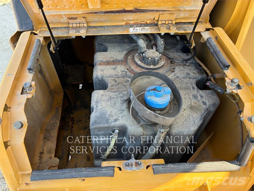 CAT 352-08FG Bagri goseničarji