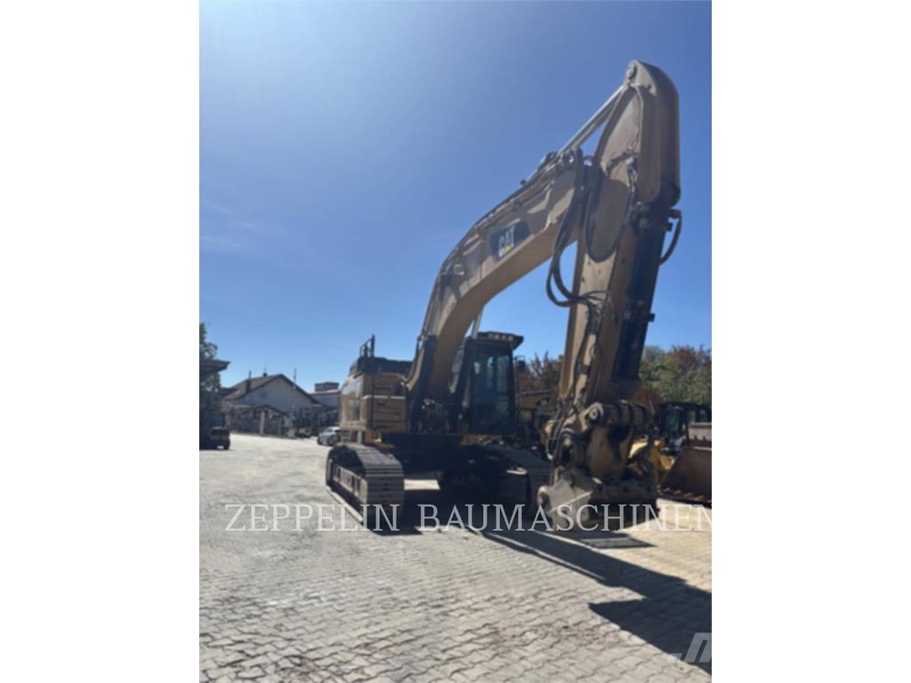 CAT 352FL Raupenbagger
