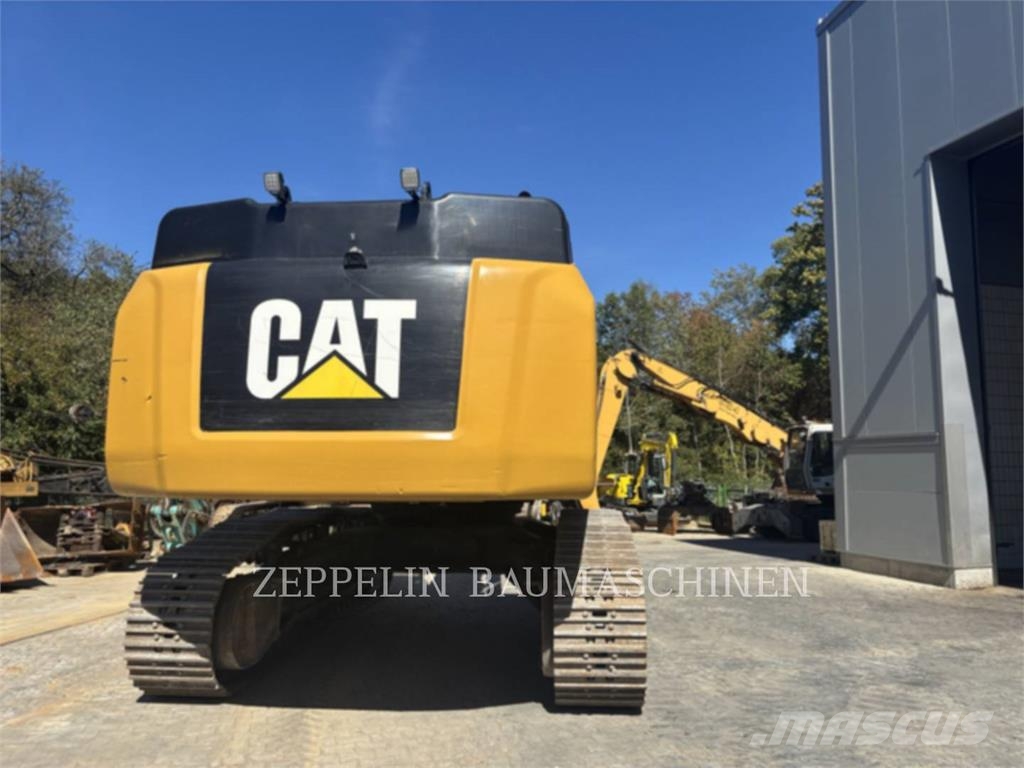 CAT 352FL Raupenbagger