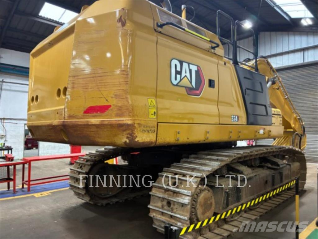 CAT 374 Roomikekskavaatorid